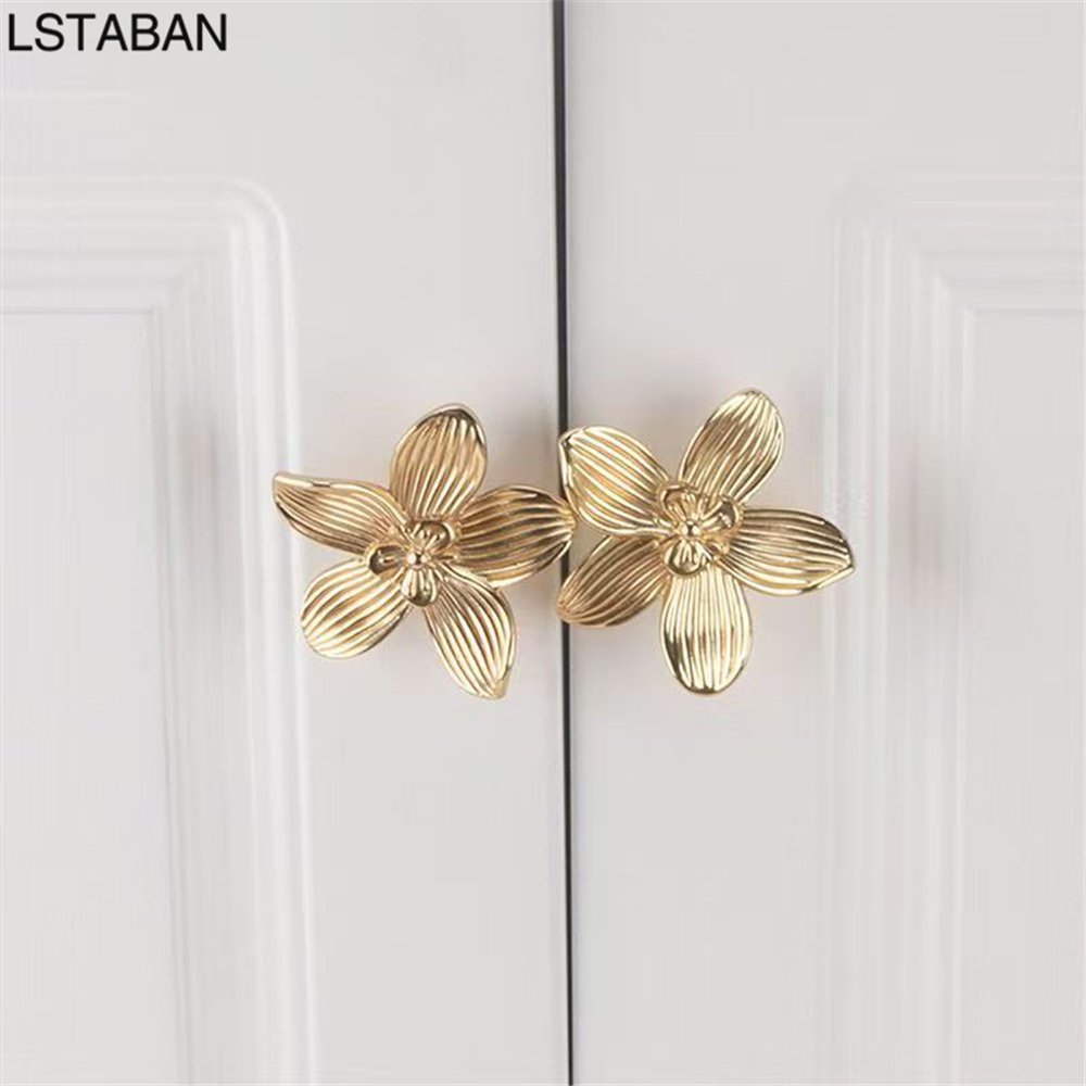 Restoration Hardware Furniture Used - Çiçek Şeklinde Katı Altın Mutfak Dolabı